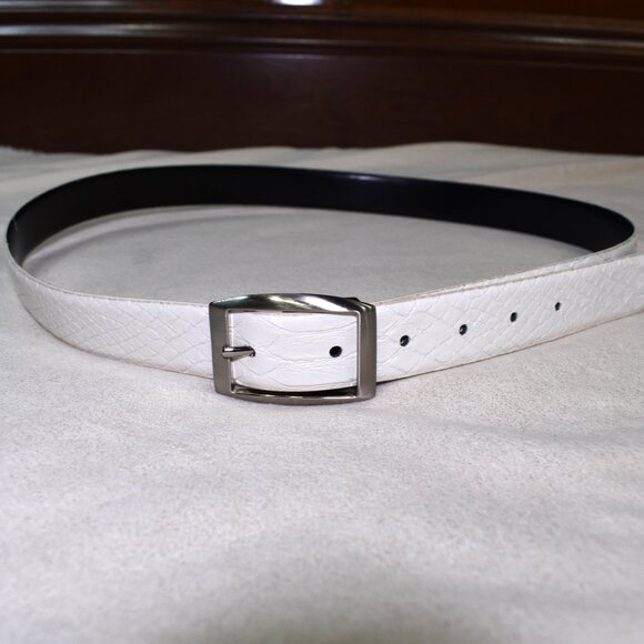 Womens White Snake-Embossed Leather Belt XL Silver Buckle - Picture 10 of 11